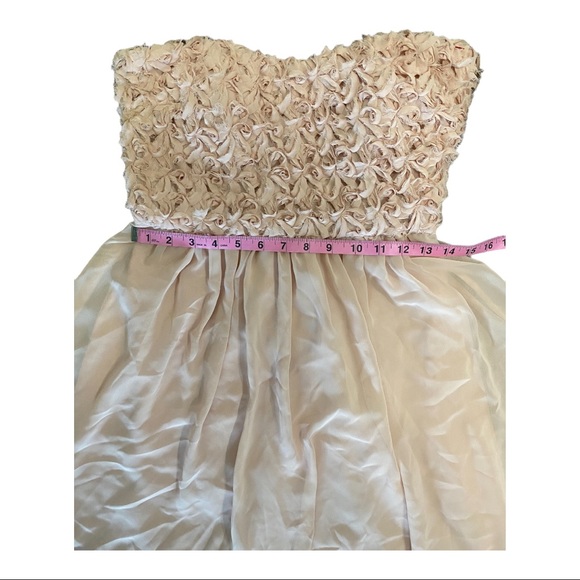 Calvin Klein Strapless Ruched Flower Bodice DRESS Chiffon Beige/Mauve 4 - Picture 5 of 7
